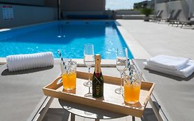 Seafront Luxury Suite Idassa By Belmont Realty